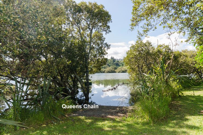 Photo of property in 106 Kemp Road, Massey, Auckland, 0614