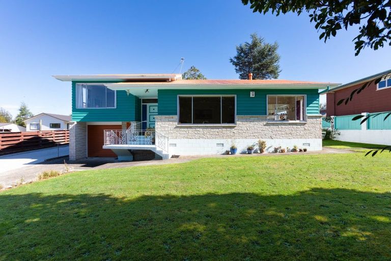 Photo of property in 25 Guy Street, Dannevirke, 4930
