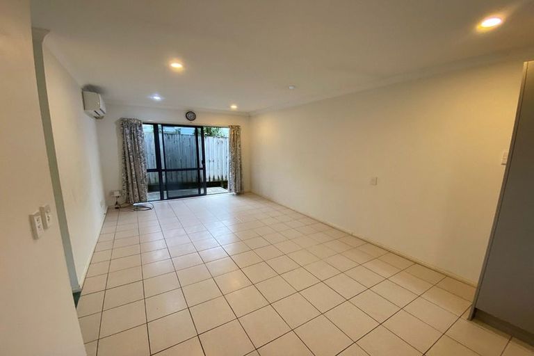 Photo of property in 44 Larne Avenue, Pakuranga Heights, Auckland, 2010