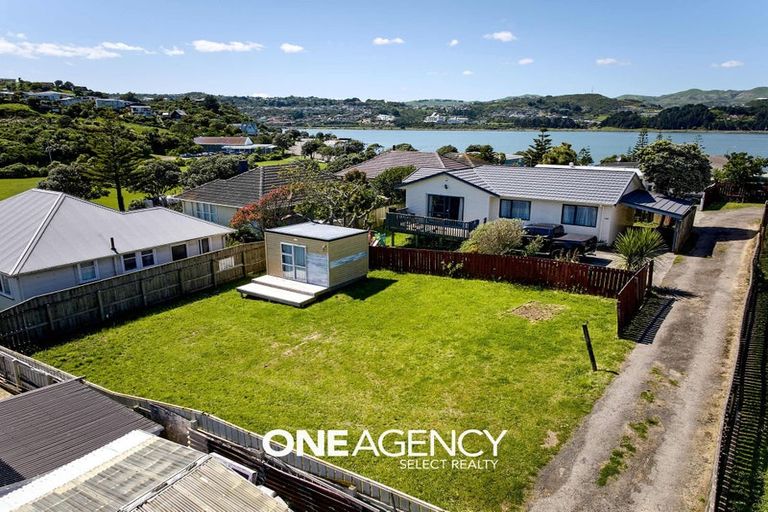 Photo of property in 134a Main Road, Titahi Bay, Porirua, 5022