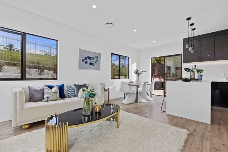 Photo of property in 31a Weatherly Road, Torbay, Auckland, 0630