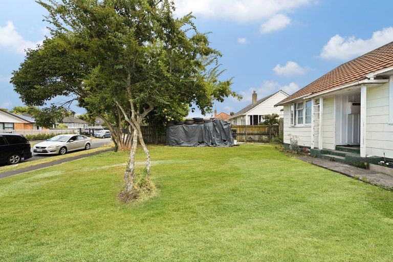 Photo of property in 15 Paul Crescent, Fairfield, Hamilton, 3214