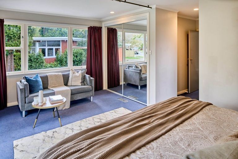 Photo of property in 32 Wai-iti Crescent, Woburn, Lower Hutt, 5010