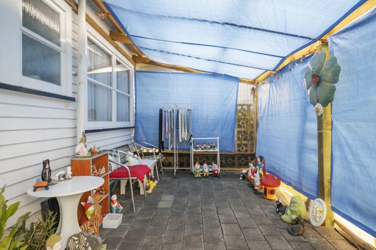 Photo of property in 89 Weraroa Road, Levin, 5510