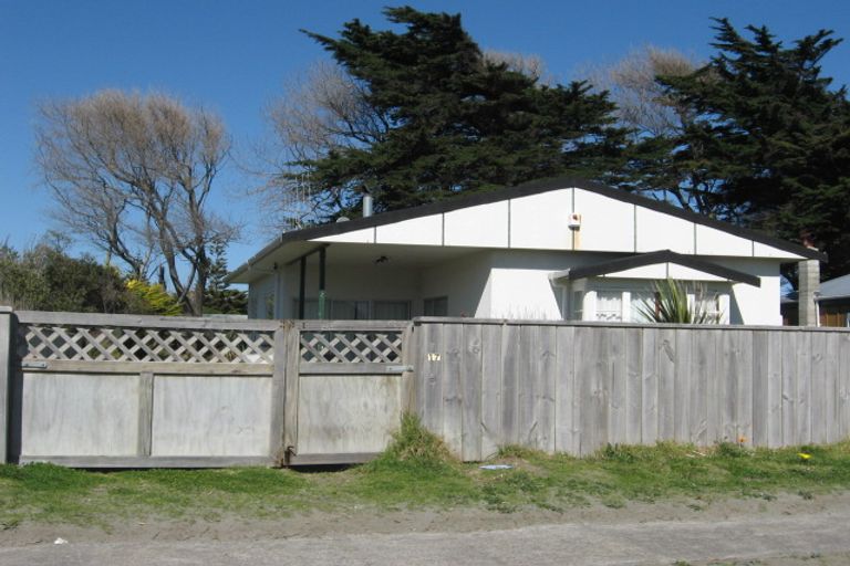 Photo of property in 17 Koputara Road, Himatangi Beach, Foxton, 4891