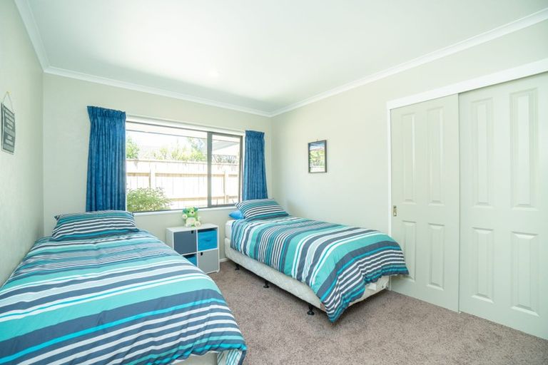 Photo of property in 147 Pacific Drive, Fitzherbert, Palmerston North, 4410