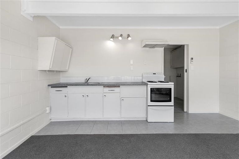 Photo of property in 3 Capitol Road, Matakatia, Whangaparaoa, 0930