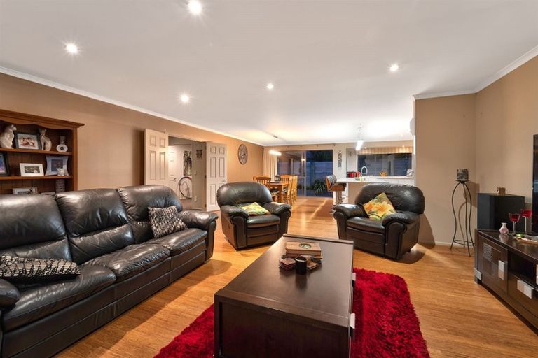 Photo of property in 28 Hawaiian Parade, Arkles Bay, Whangaparaoa, 0932