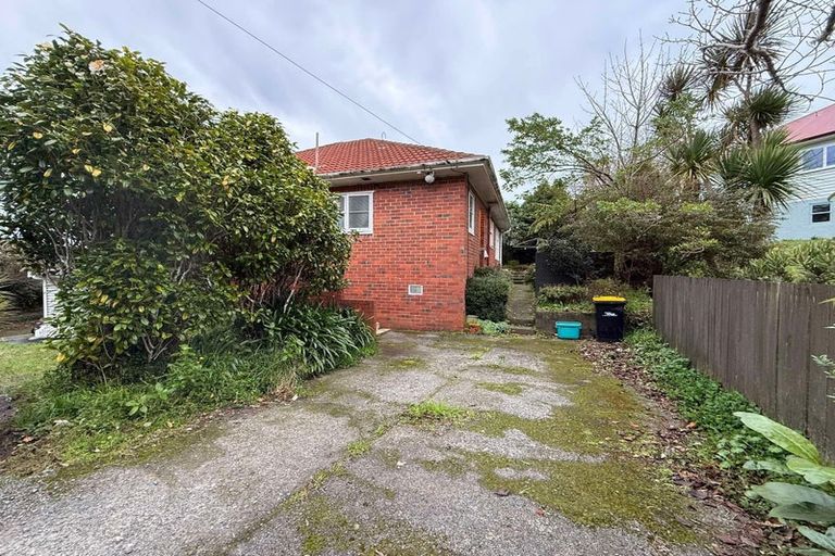 Photo of property in 84 Sunshine Avenue, Karori, Wellington, 6012