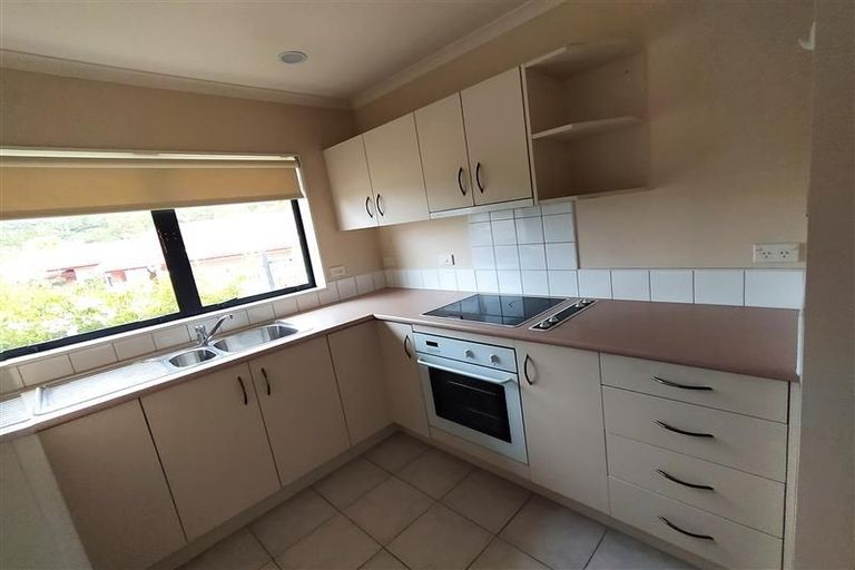 Photo of property in 11 Woodridge Avenue, Northcross, Auckland, 0630