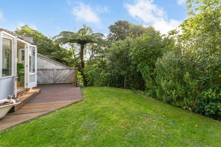 Photo of property in 10 Kate Way, Karori, Wellington, 6012