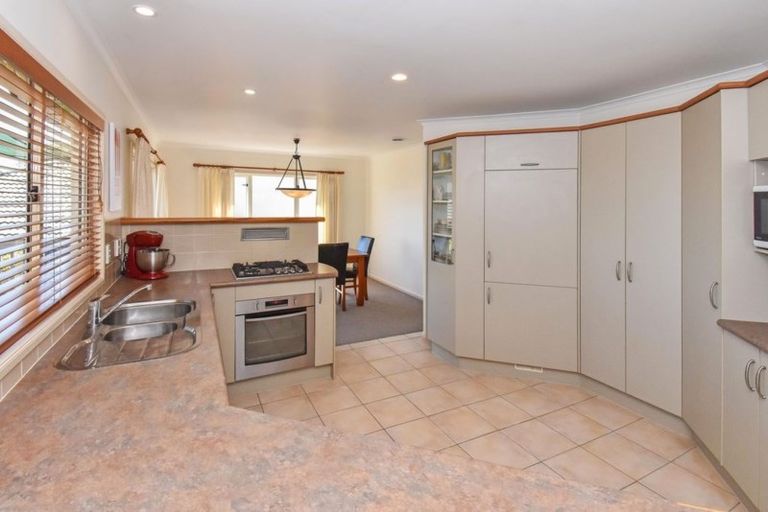 Photo of property in 17 Manara Place, The Gardens, Auckland, 2105