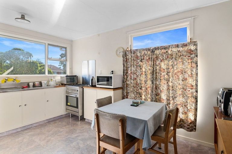 Photo of property in 64 Hinemoa Street, Levin, 5510