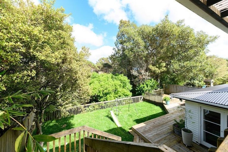 Photo of property in 220 Glengarry Road, Glen Eden, Auckland, 0602