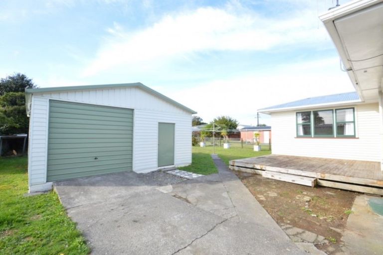 Photo of property in 16 Bartholomew Road, Levin, 5510