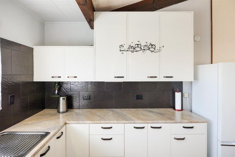 Photo of property in 12b Oxford Street, Marton, 4710