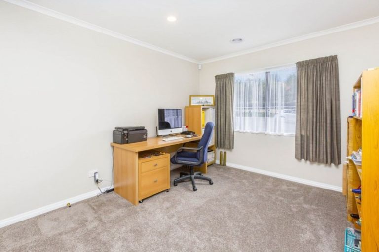 Photo of property in 17 Birkinshaw Grove, Riverstone Terraces, Upper Hutt, 5018