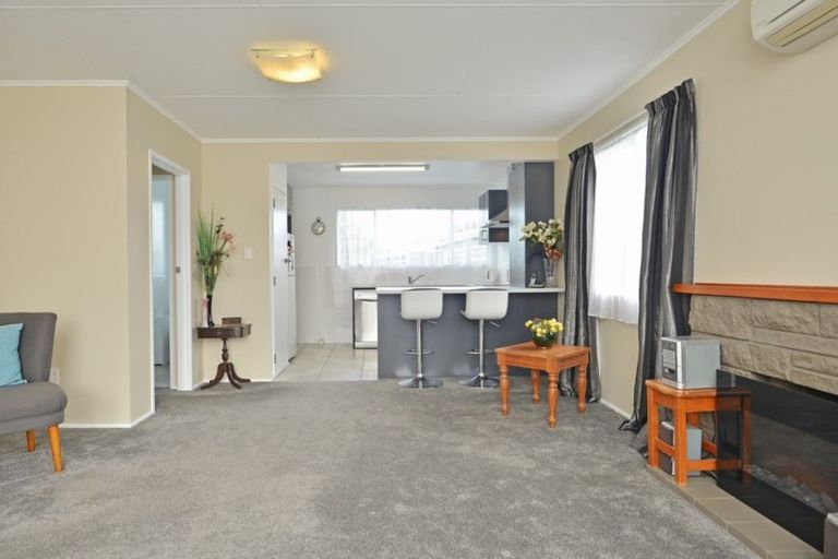 Photo of property in 10 Tait Place, Carterton, 5713