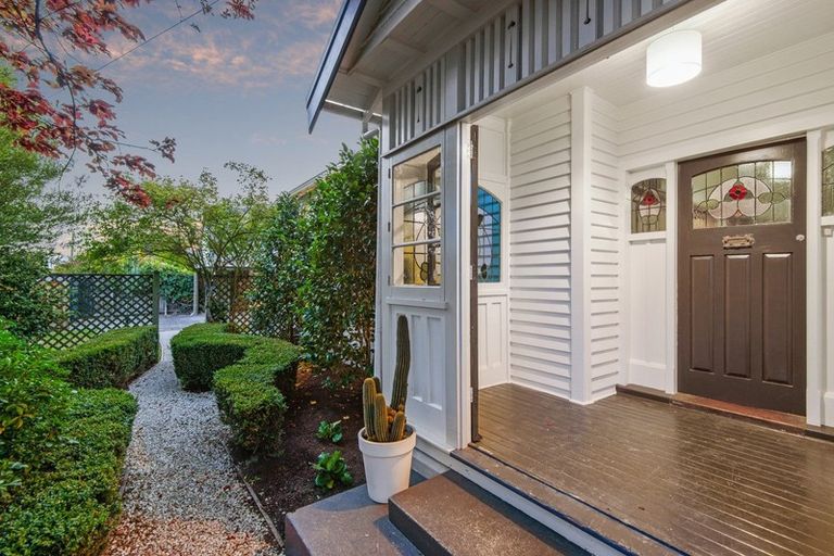 Photo of property in 124 Edward Avenue, Edgeware, Christchurch, 8013