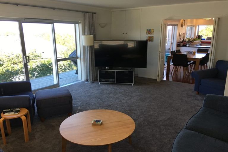 Photo of property in 31a Forrest Hill Road, Milford, Auckland, 0620