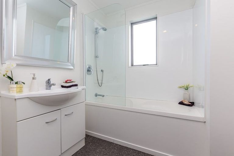 Photo of property in 325/26 Morningside Drive, Morningside, Auckland, 1025