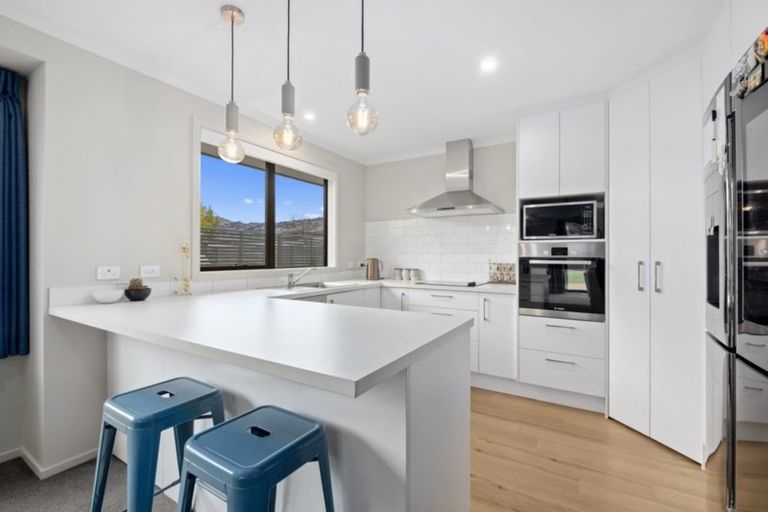 Photo of property in 78 Stratford Drive, Mount Pisa, Cromwell, 9383