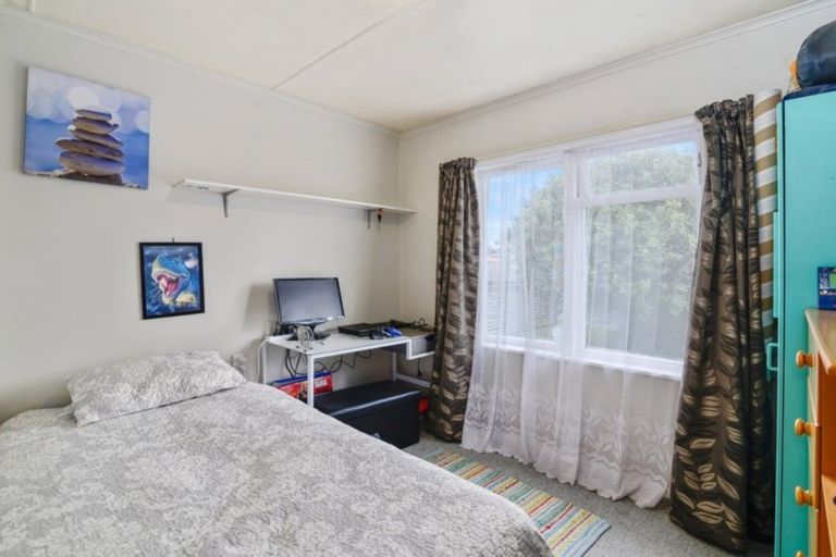 Photo of property in 4 Roosevelt Road, Western Heights, Rotorua, 3015