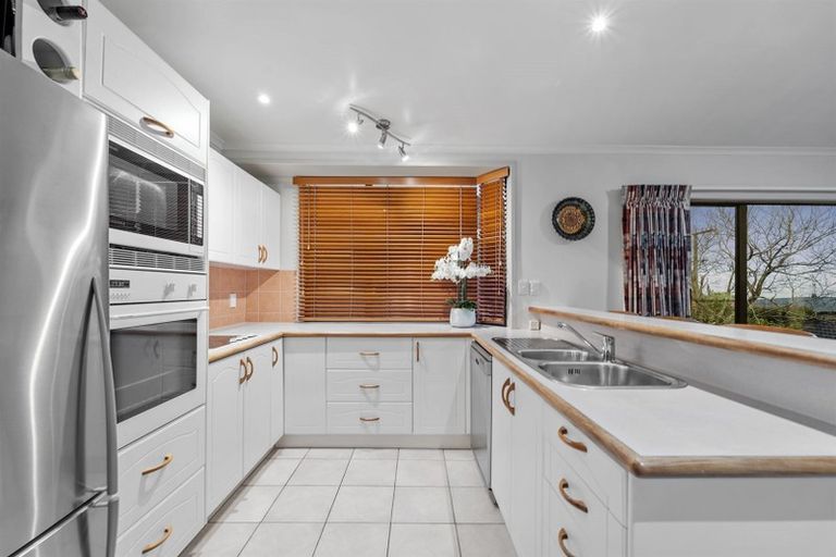 Photo of property in 1/65 Aberdeen Road, Castor Bay, Auckland, 0620