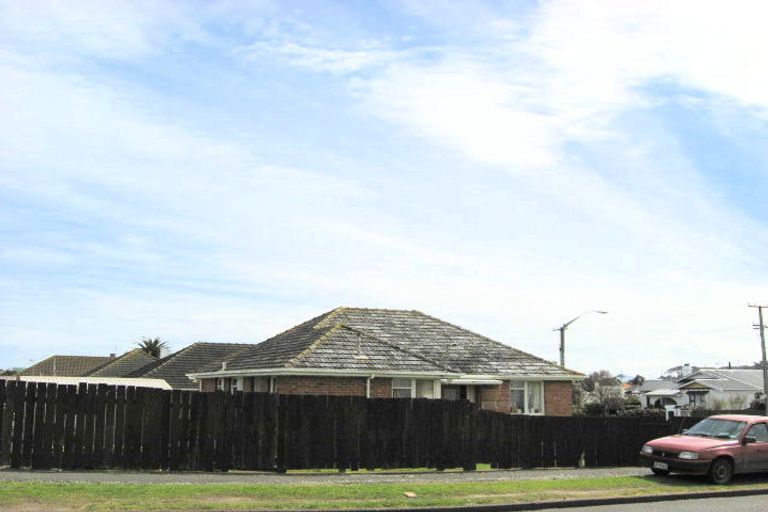 Photo of property in 2 Kauri Street, Gonville, Whanganui, 4501