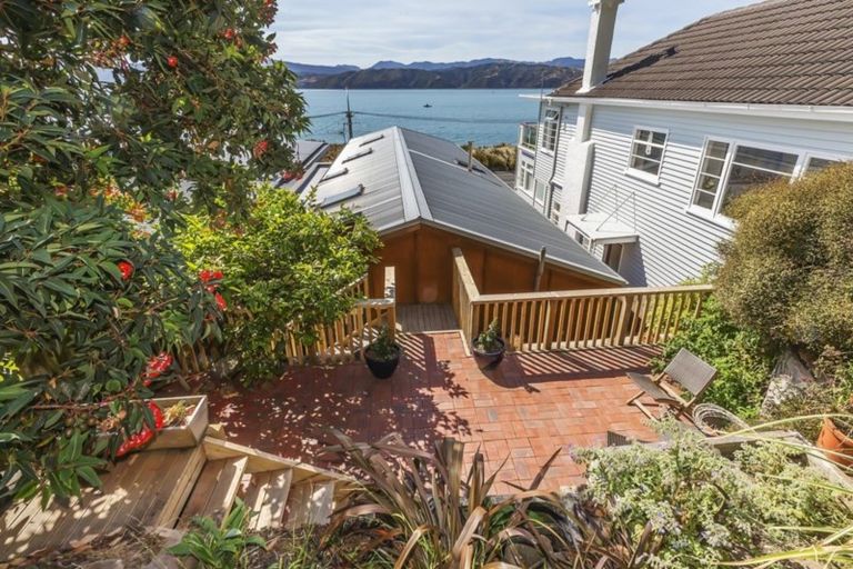 Photo of property in 191 Marine Parade, Seatoun, Wellington, 6022