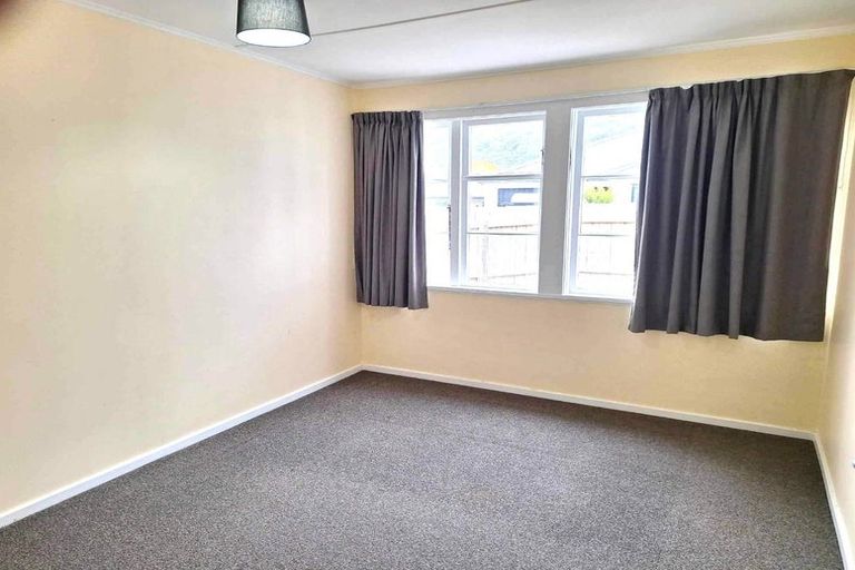 Photo of property in 29 Compton Crescent, Taita, Lower Hutt, 5011