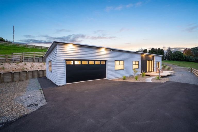 Photo of property in 150 White Road, Hunua, Papakura, 2583