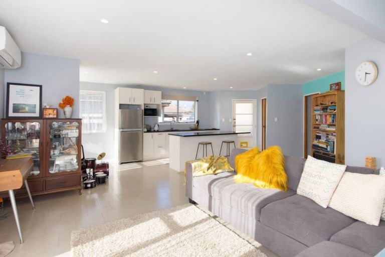 Photo of property in 120 Hillcrest Road, Papatoetoe, Auckland, 2025