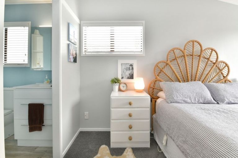 Photo of property in 1/14 Arkles Strand, Arkles Bay, Whangaparaoa, 0932