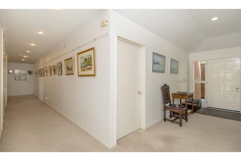 Photo of property in 5 Ilam Park Place, Ilam, Christchurch, 8041