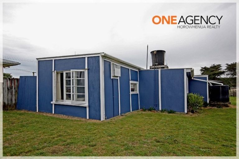 Photo of property in 25 Punga Street, Tangimoana, 4822