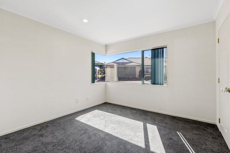 Photo of property in 53 Kath Hopper Drive, Orewa, 0931