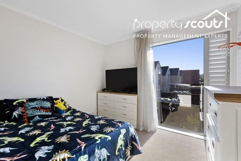 Photo of property in 6 Shelduck Way, Hobsonville, Auckland, 0616