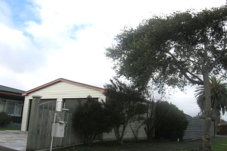 Photo of property in 19 Hollows Crescent, Takaro, Palmerston North, 4412