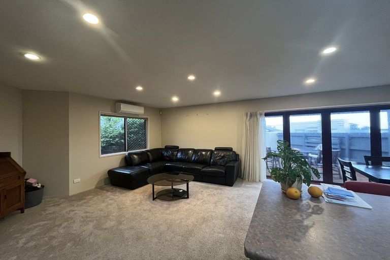 Photo of property in 23 Breakwater Road, Moturoa, New Plymouth, 4310