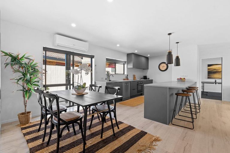 Photo of property in 2/99 Riverside Road, Orewa, 0931