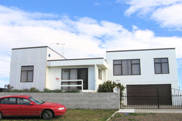 Photo of property in 8 Roore Street, Foxton Beach, Foxton, 4815