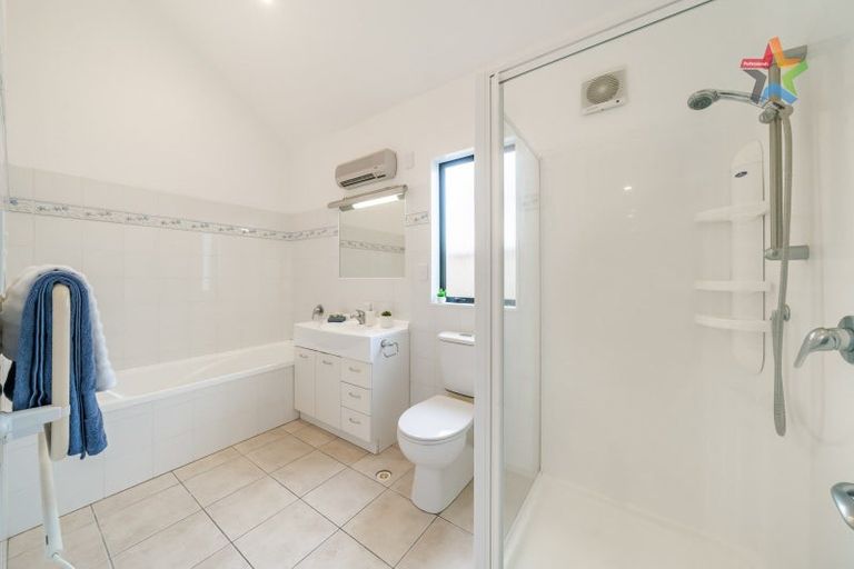 Photo of property in 8 Futuna Close, Karori, Wellington, 6012