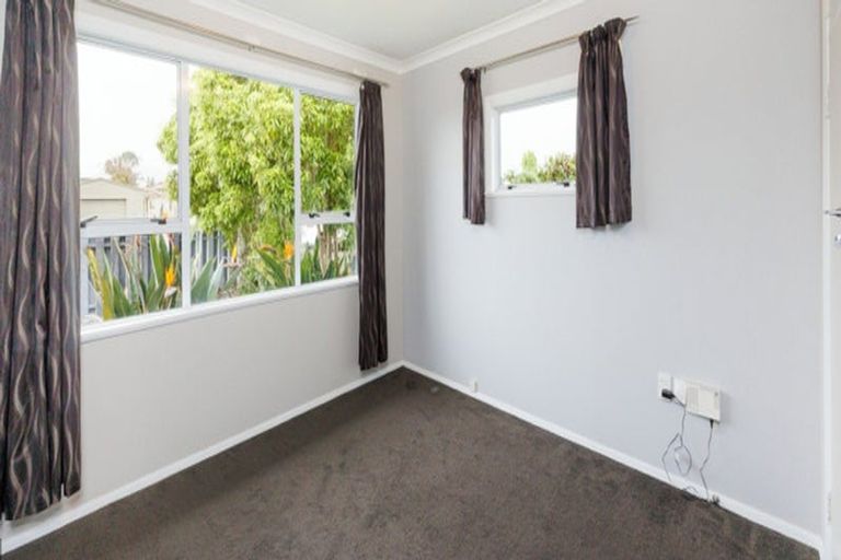 Photo of property in 4 Eton Place, Terrace End, Palmerston North, 4410