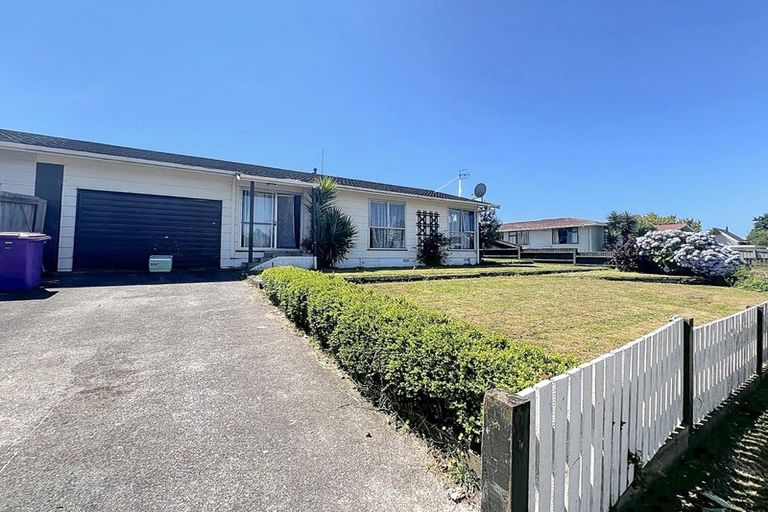 Photo of property in 10 Cascade Crescent, Westbrook, Palmerston North, 4412
