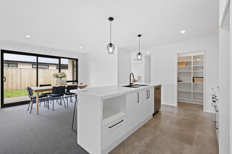 Photo of property in 184 Faringdon Boulevard, Rolleston, 7615