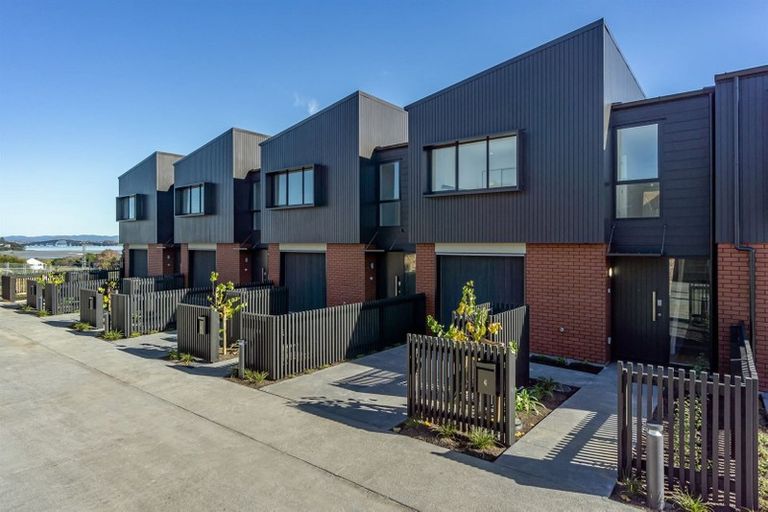 Photo of property in 4 Te One Place, Redwood, Christchurch, 8051