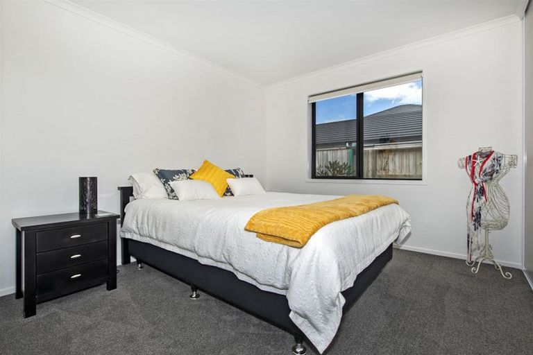 Photo of property in 30 Kitemaunga Avenue, One Tree Point, 0118