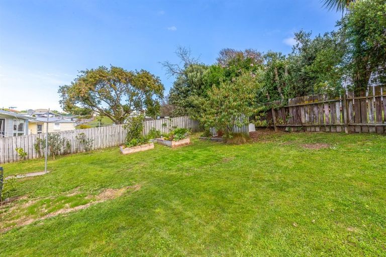 Photo of property in 51 Beaumaris Crescent, Ascot Park, Porirua, 5024