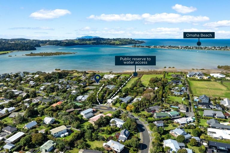 Photo of property in 44a Waimanu Place, Point Wells, 0986